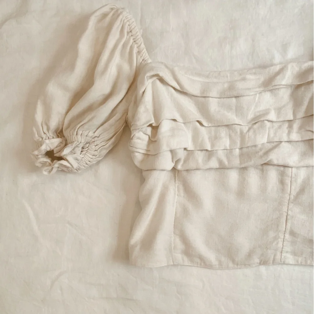 Abercrombie & Fitch Cream Linen Blend Smocked Puff Sleeve Top‎